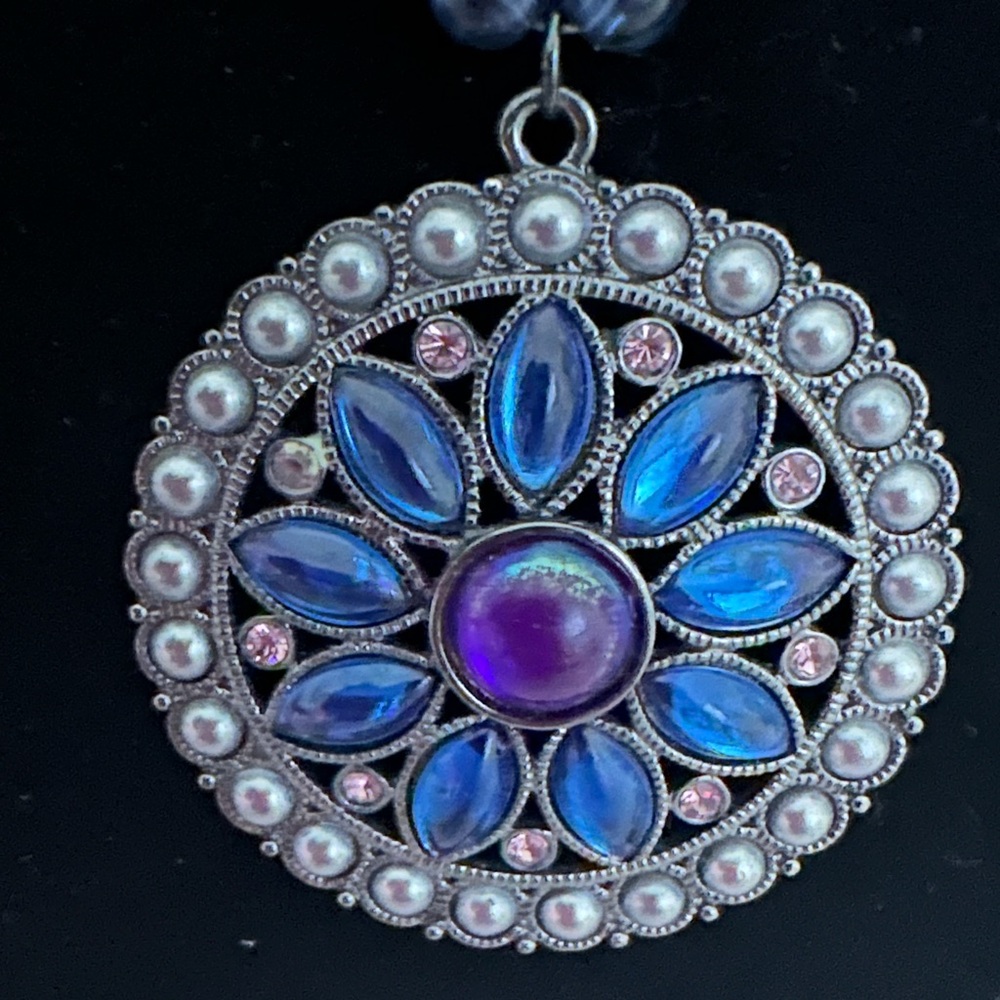 Medallion Beaded Flower Pendant Elegant Blue And Purple with chain